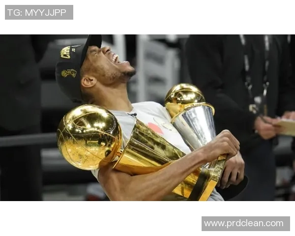 字母哥选择观望雄鹿夺冠前景拒绝提前续约引发关注