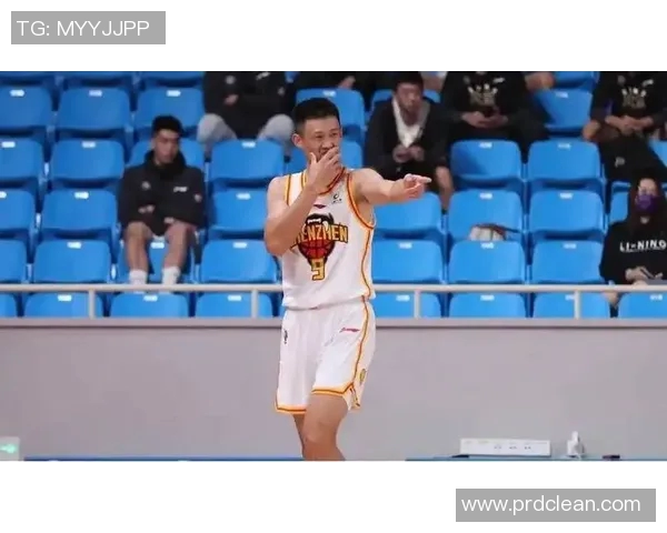 周鹏:从篮球场上的传奇到生活中的坚韧榜样,见证奋斗与荣耀的岁月 周鹏:从篮球场上的传奇到生活中的坚韧榜样,见证奋斗与荣耀的岁月