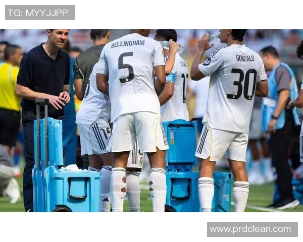 哈维阿隆索退役后转型执教皇马青年队开启新篇章