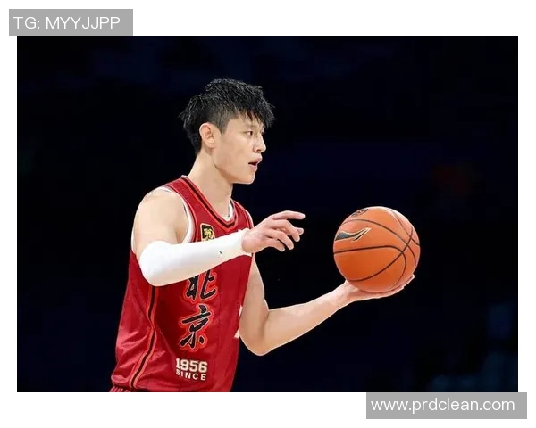 曾凡博：从青涩新星到篮球场上的璀璨明珠，未来可期的篮球梦想之路